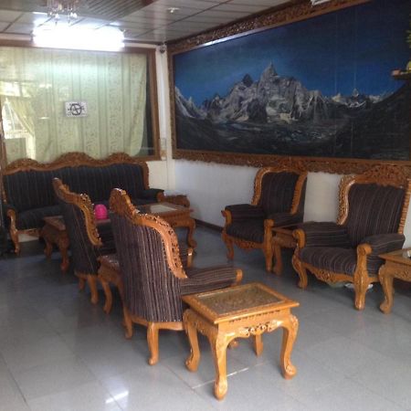 Everest Hotel Yangon Extérieur photo