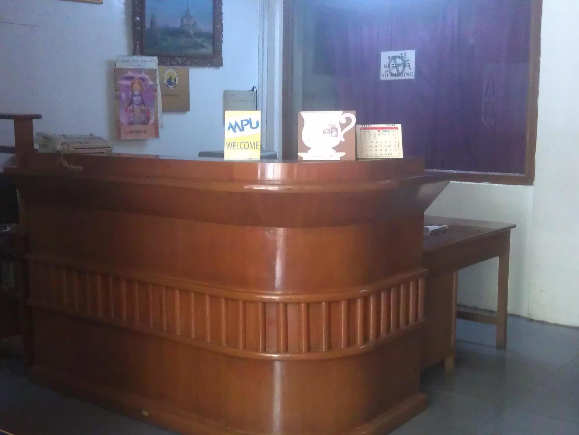 Everest Hotel Yangon Extérieur photo