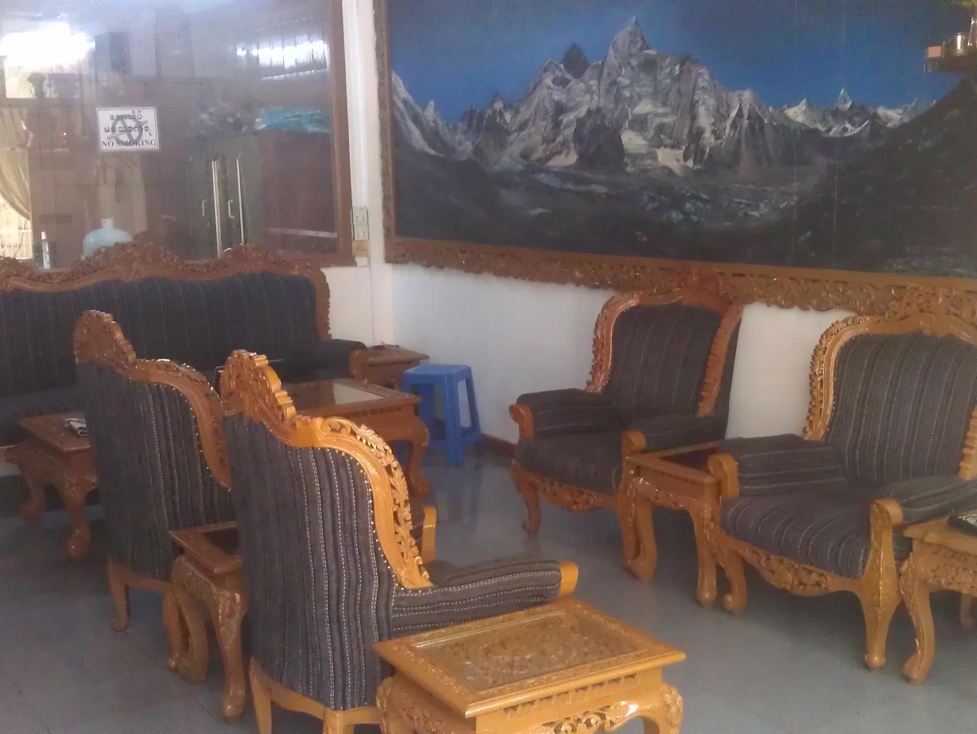 Everest Hotel Yangon Extérieur photo