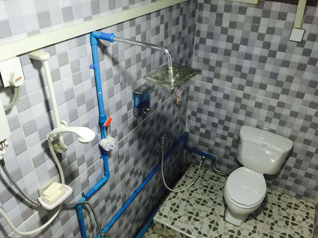 Everest Hotel Yangon Extérieur photo