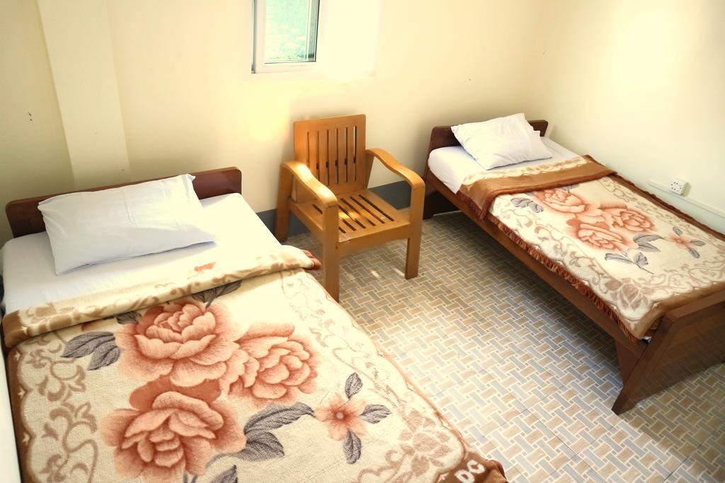 Everest Hotel Yangon Extérieur photo