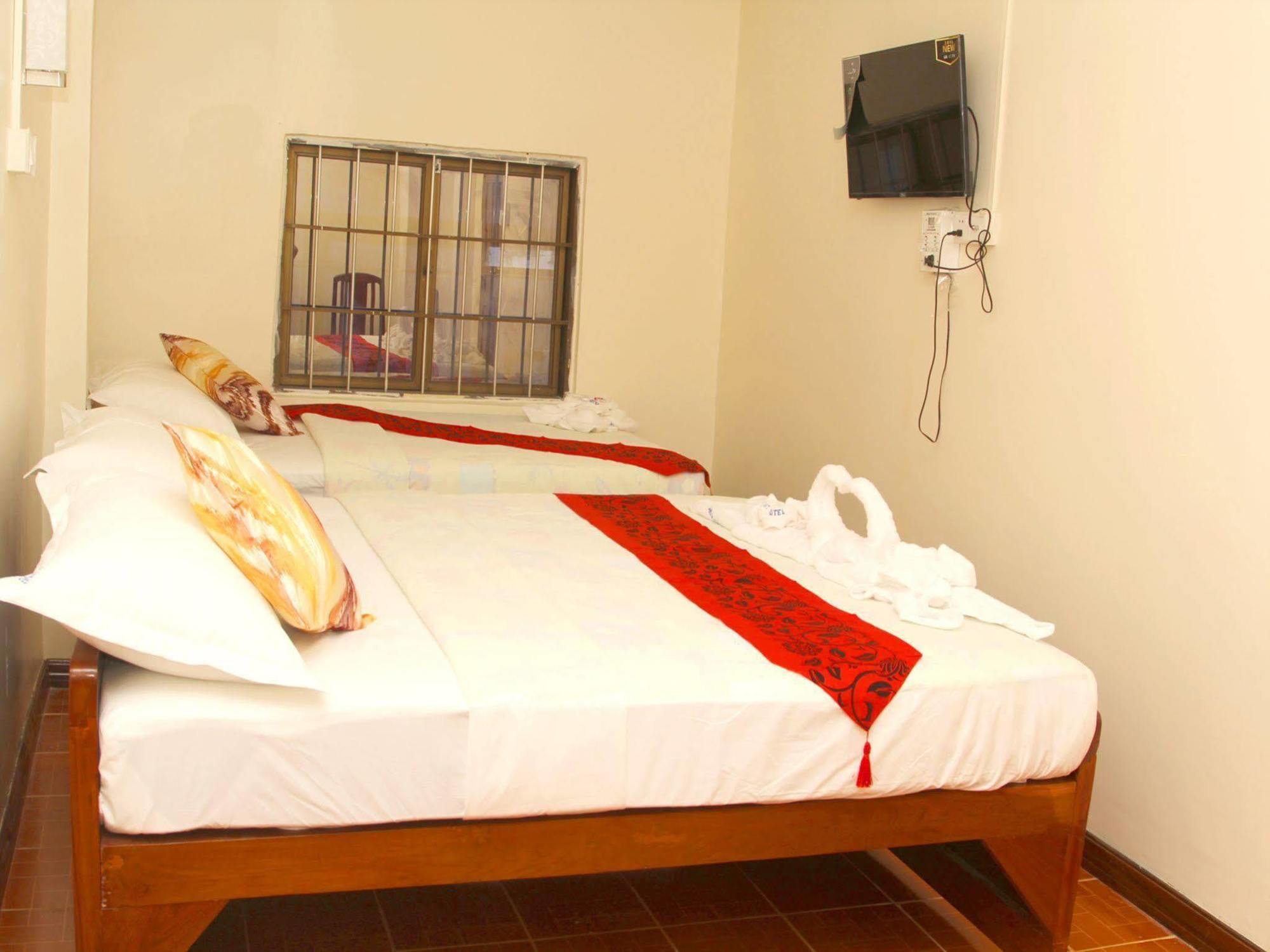 Everest Hotel Yangon Extérieur photo